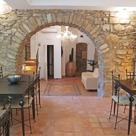 Torre Antica Suites בית הארחה Ortodonico