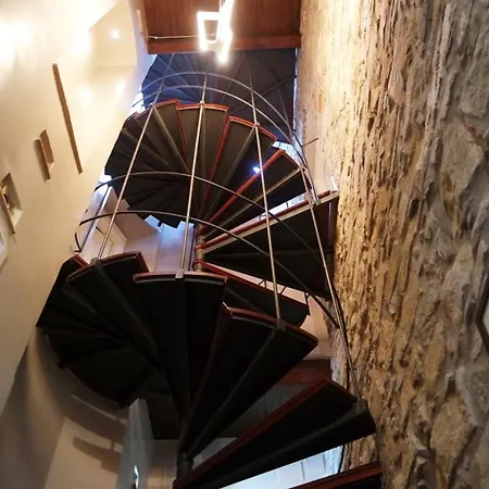 Torre Antica Suites *