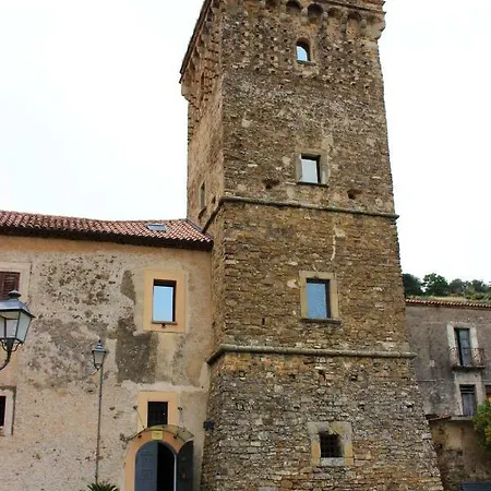 בית הארחה Torre Antica Suites Ortodonico